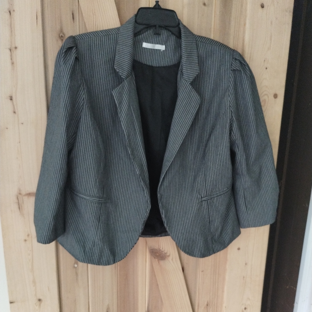 Blazer - Picture 2 of 6